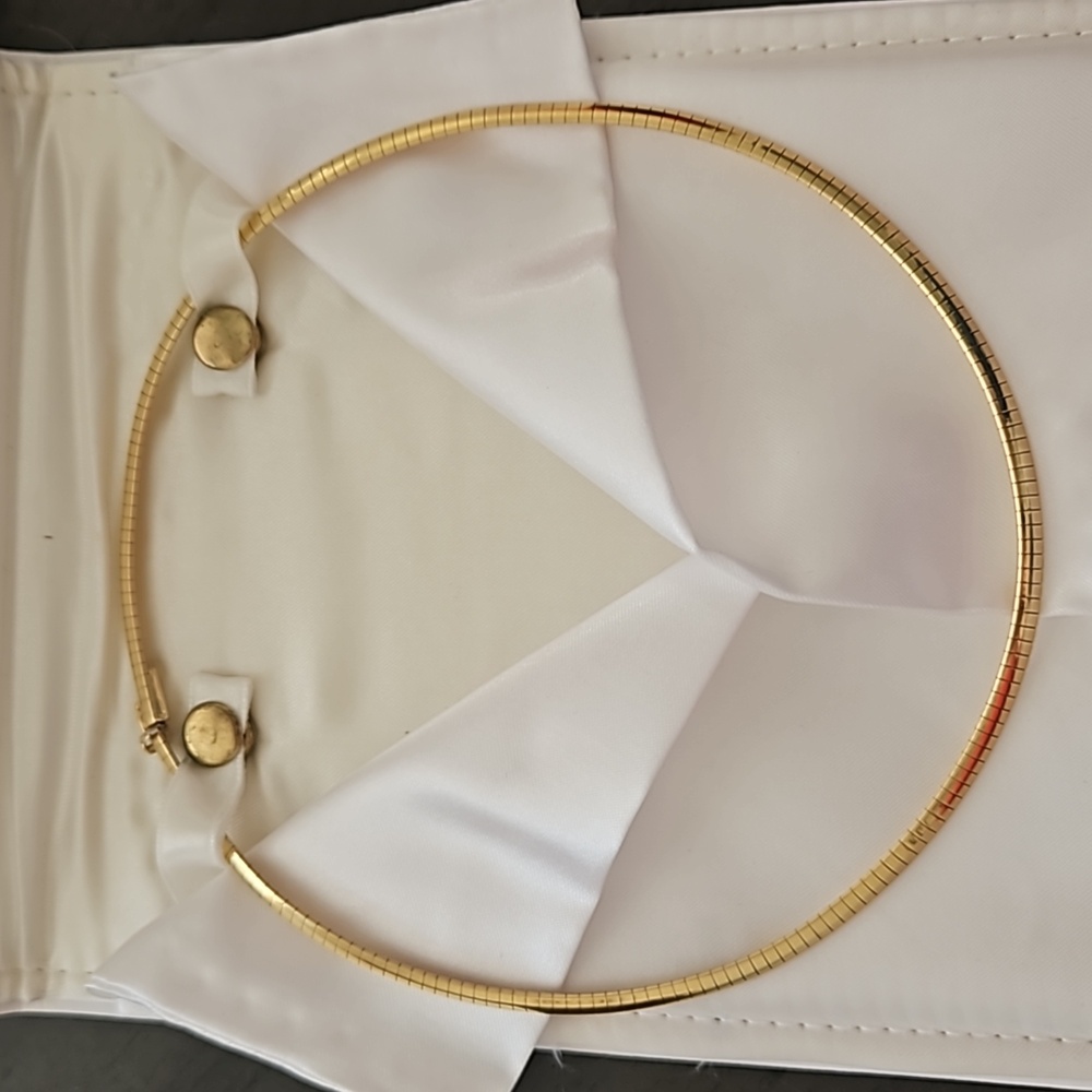 16" 14kt yellow gold Omega style necklace. 5mm width